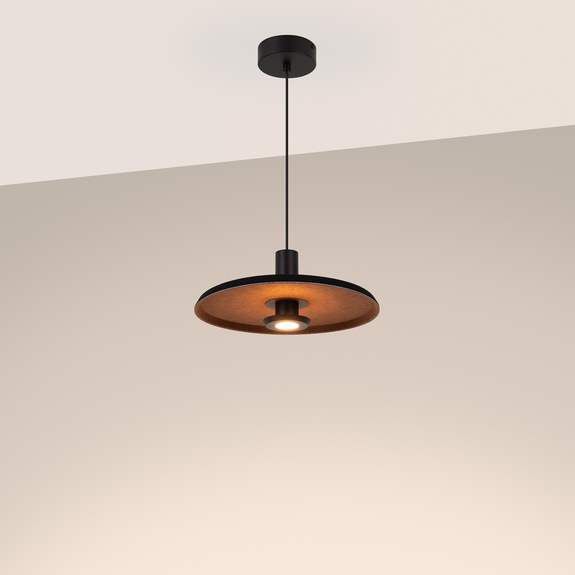 057226-1_057231 over 3000.jpg