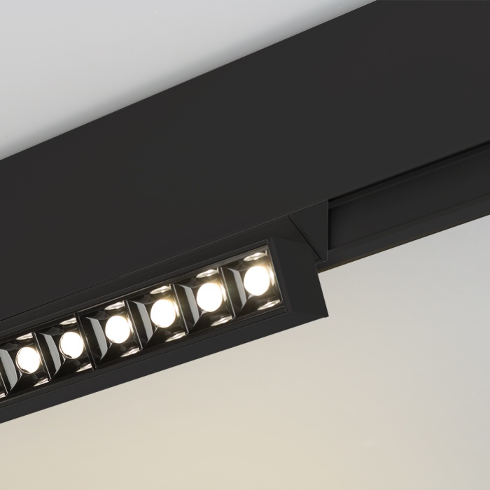 UM5024d-BLACK.jpg